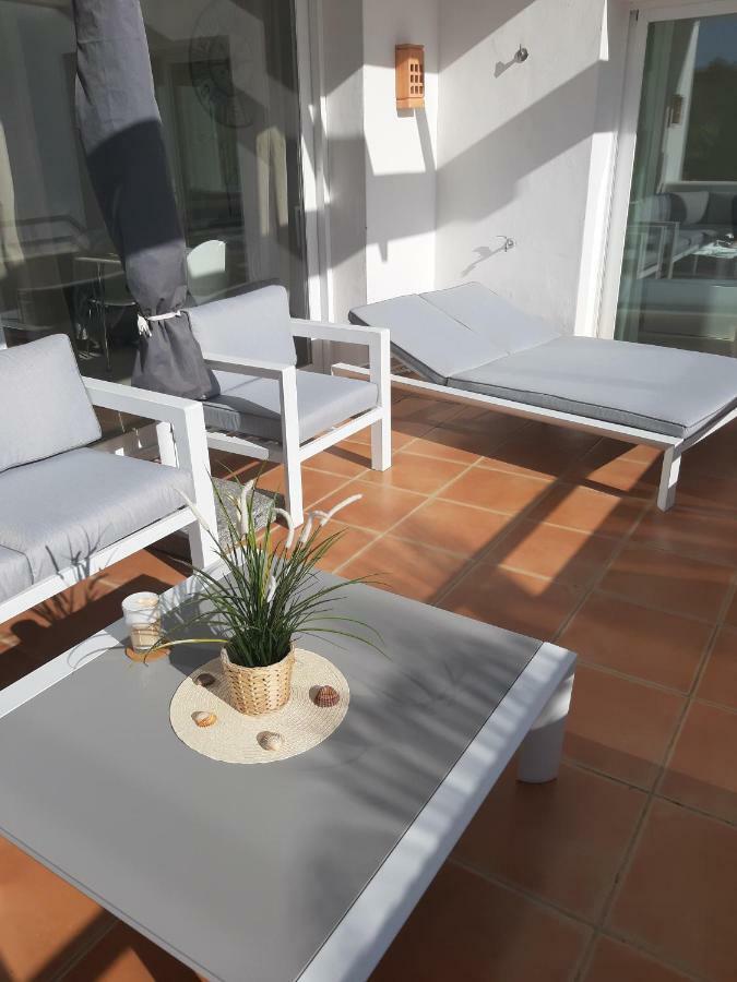 Alcazaba Lagoon Estepona Golf Apartment Exterior photo